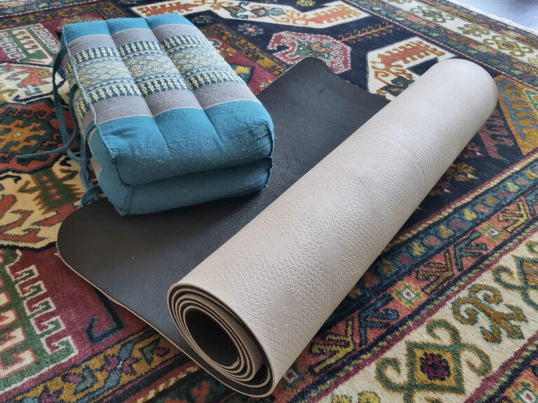 Tapis yoga 768x576