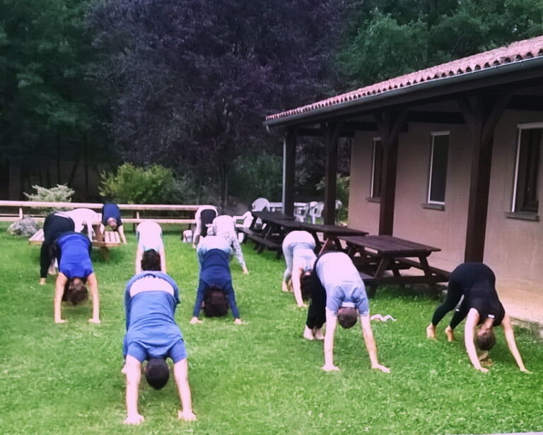 Dhagpo yoga et meditation 768x616