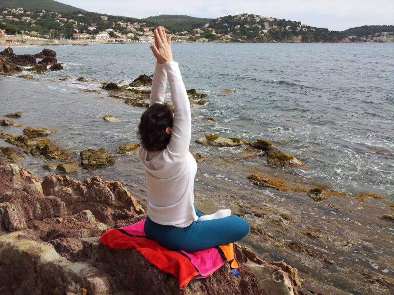 Parvata asana 768x576