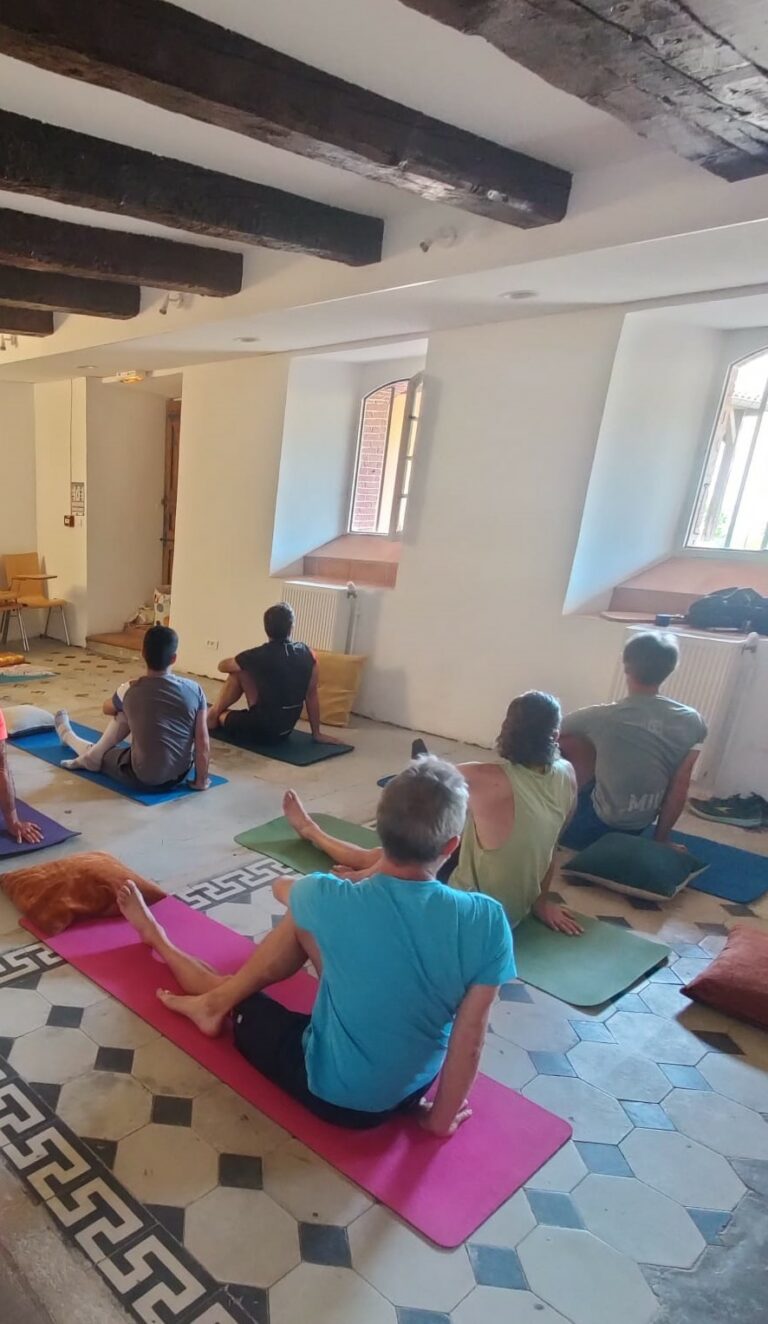 YOGA TRAILER SAINTE BEAUME 768x1324